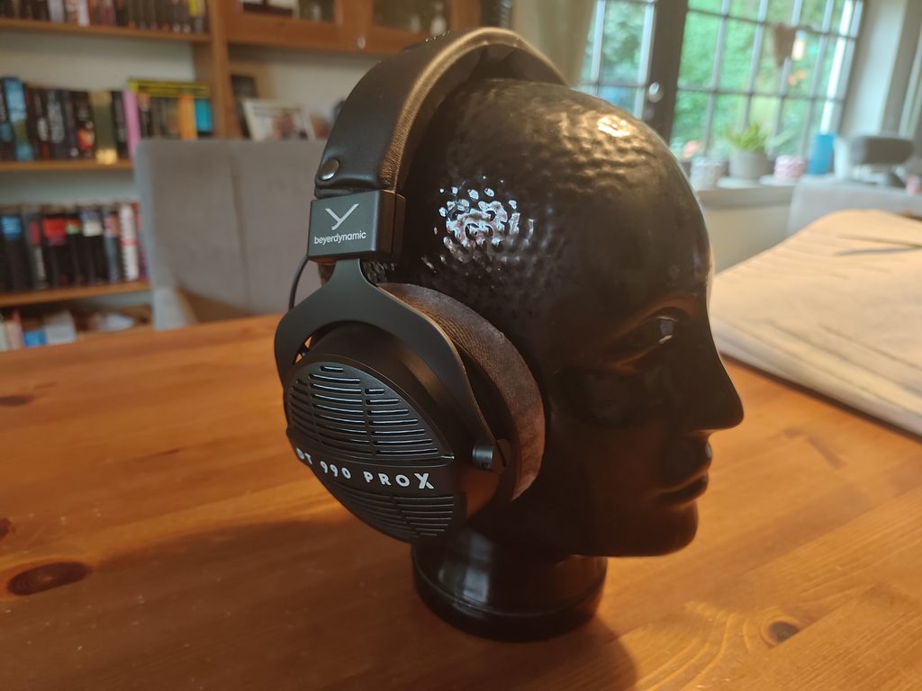 Studioqualität für zu Hause: Der Kopfhörer Beyerdynamic DT 990 Pro X im Test
