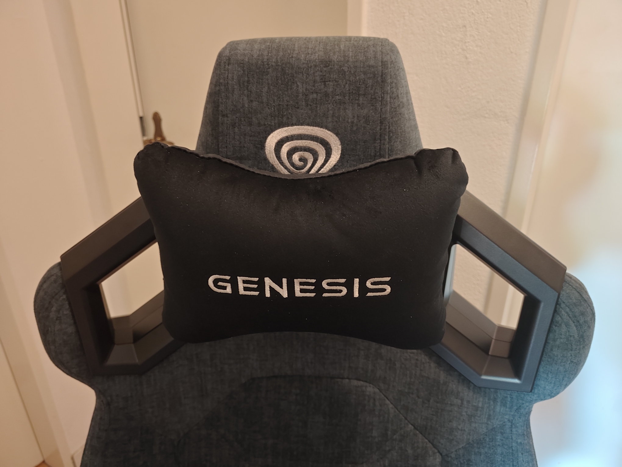 Gaming-Chair Genesis Nitro 800 im Test: Komfort zum Kampfpreis?